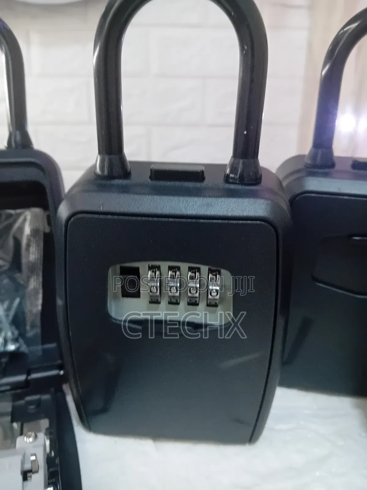 Hangable Combination Key Lock Box For Home Office Metal. 10 Keys