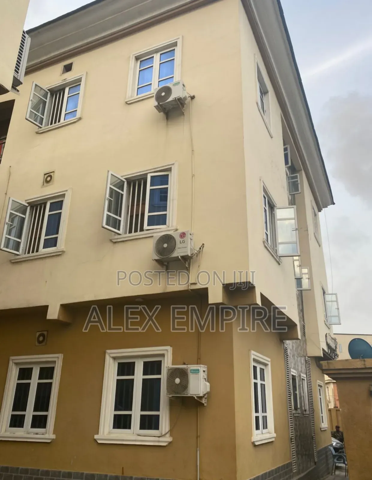 2bdrm Block of Flats in Ago Palace for sale