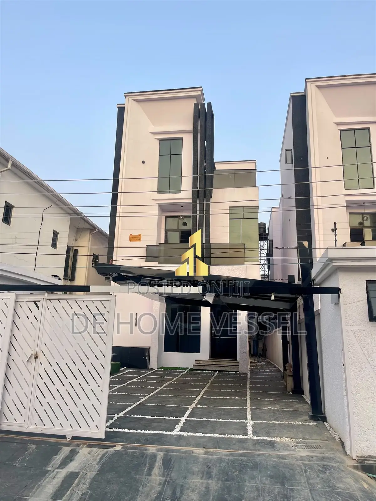 5bdrm Duplex in Lekki for sale