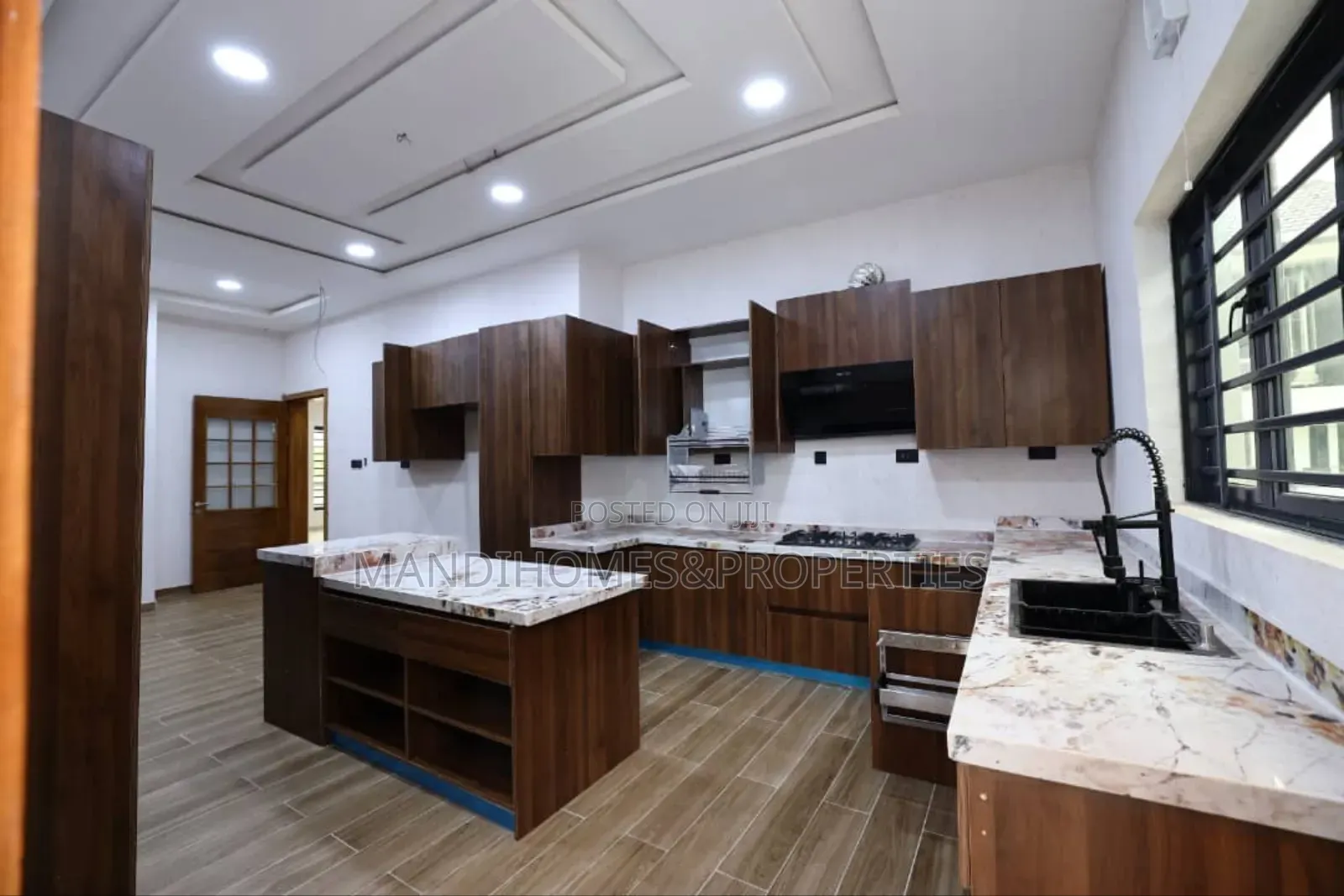5bdrm Duplex in Sangotedo for sale