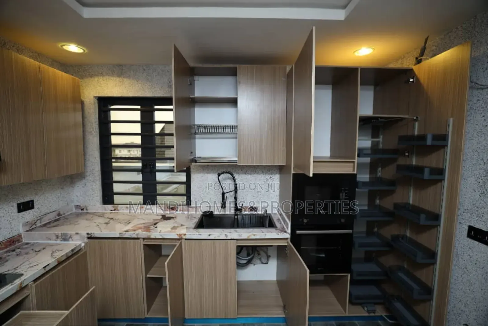 5bdrm Duplex in Sangotedo for sale