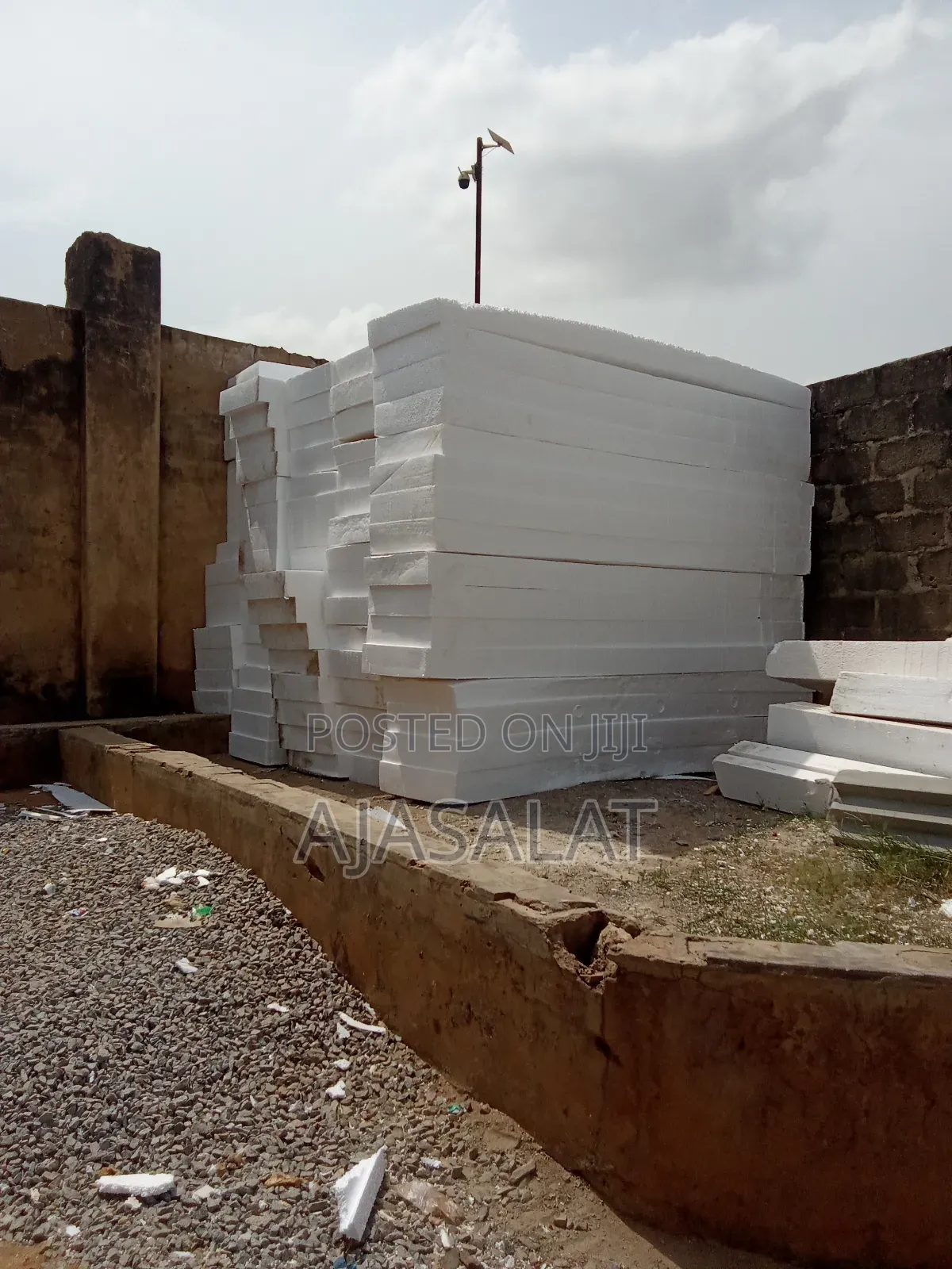 Polystyrene Bord and Parapet