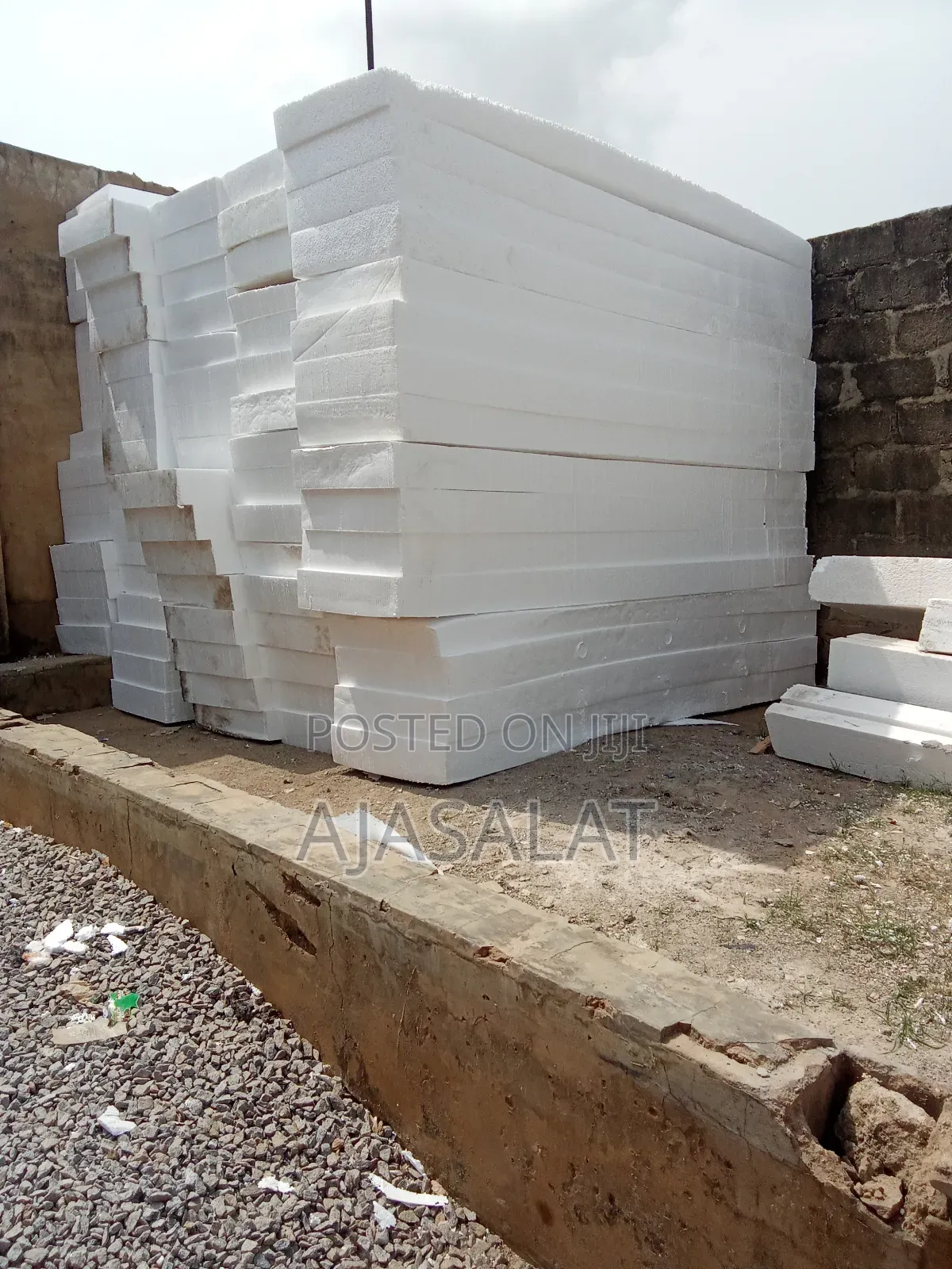 Polystyrene Bord and Parapet