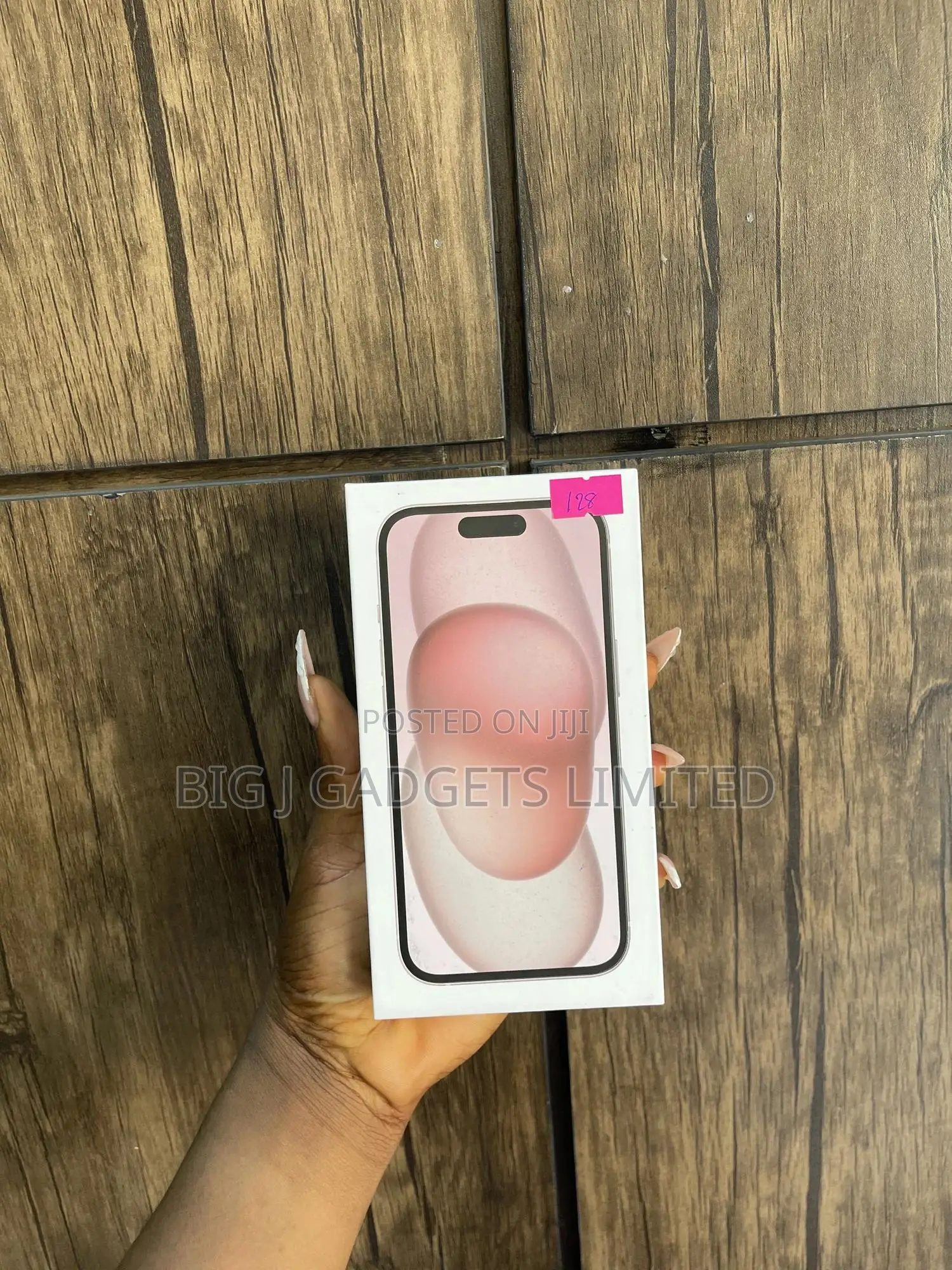New Apple iPhone 15 128 GB Pink