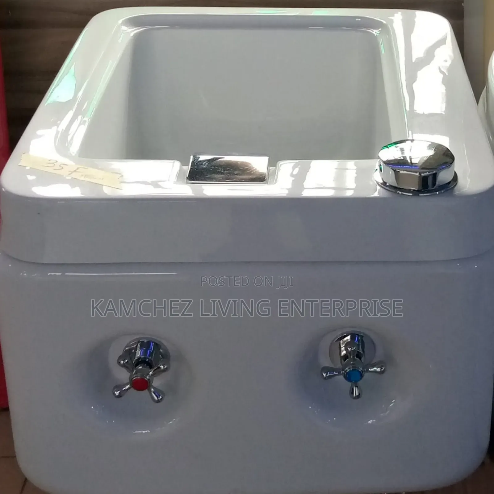Luxury Pedicure Bowl With Water Massage Jets – Acrylic Foot Spa