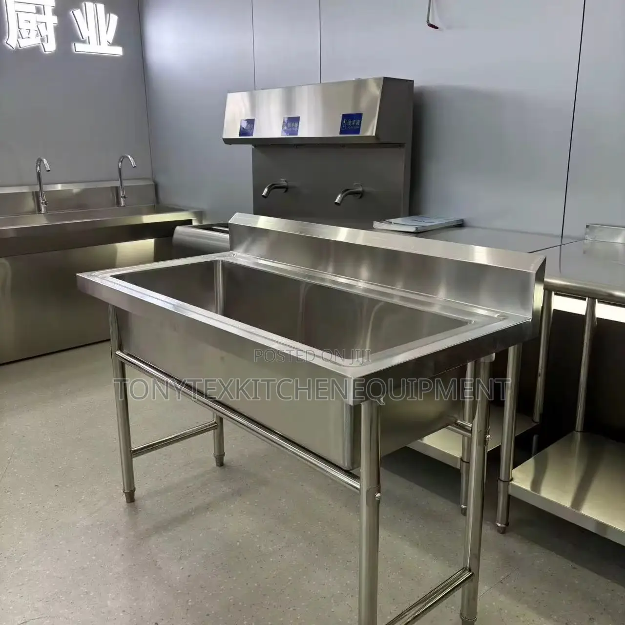 Commercial Sink With Tap And Accessories