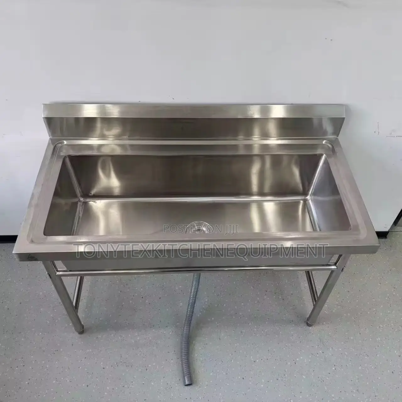 Commercial Sink With Tap And Accessories