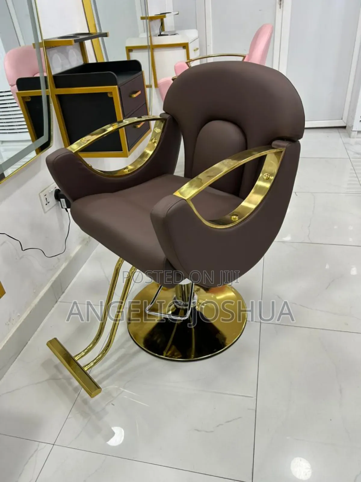 Brown Mix Saloon Chair