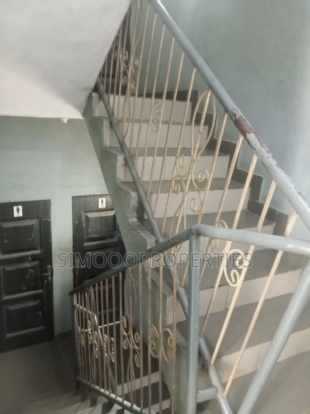 Standard 3in1 Facing Express Upstairs Shop for Rent at Eputu