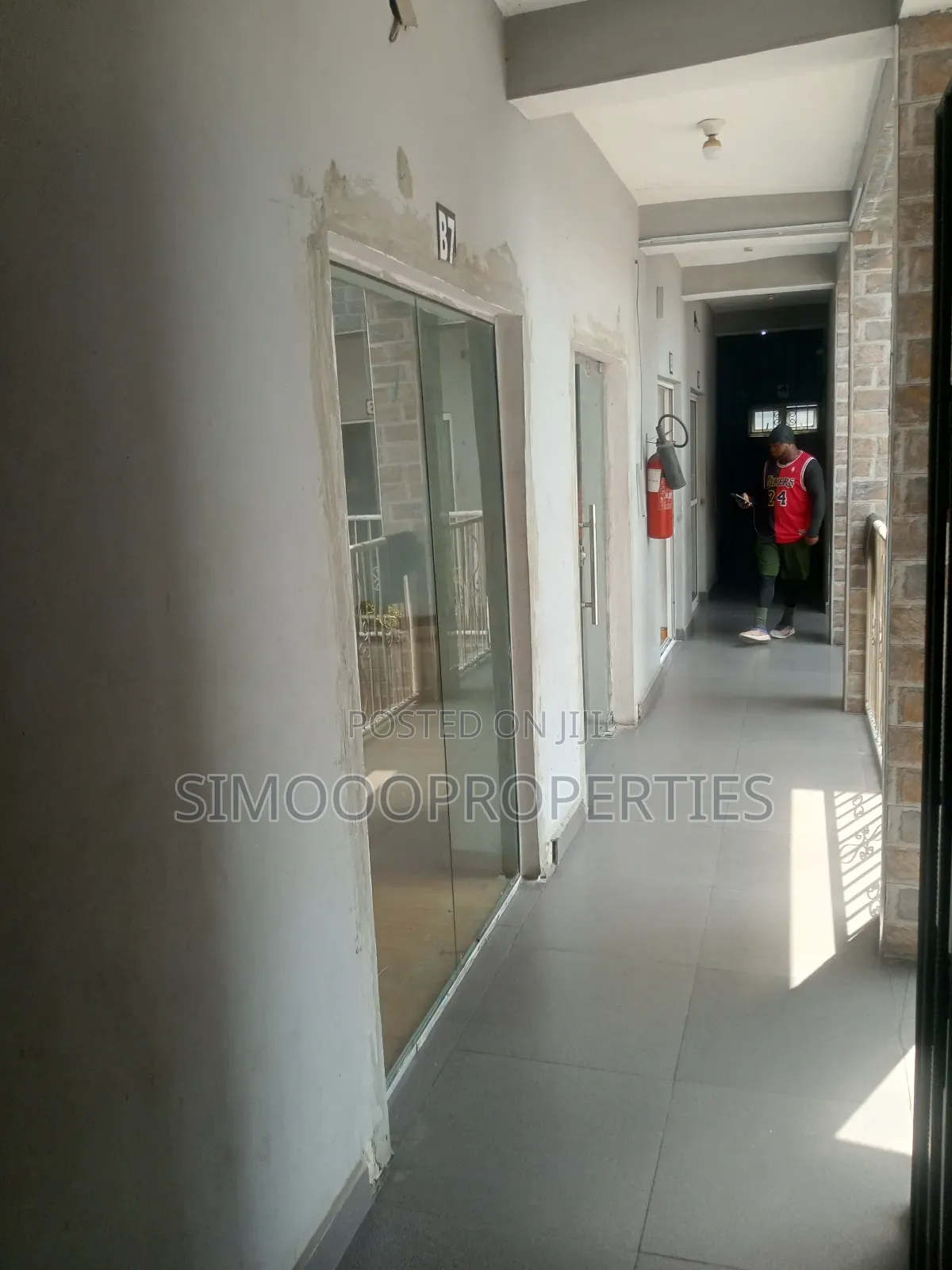 Standard 3in1 Facing Express Upstairs Shop for Rent at Eputu