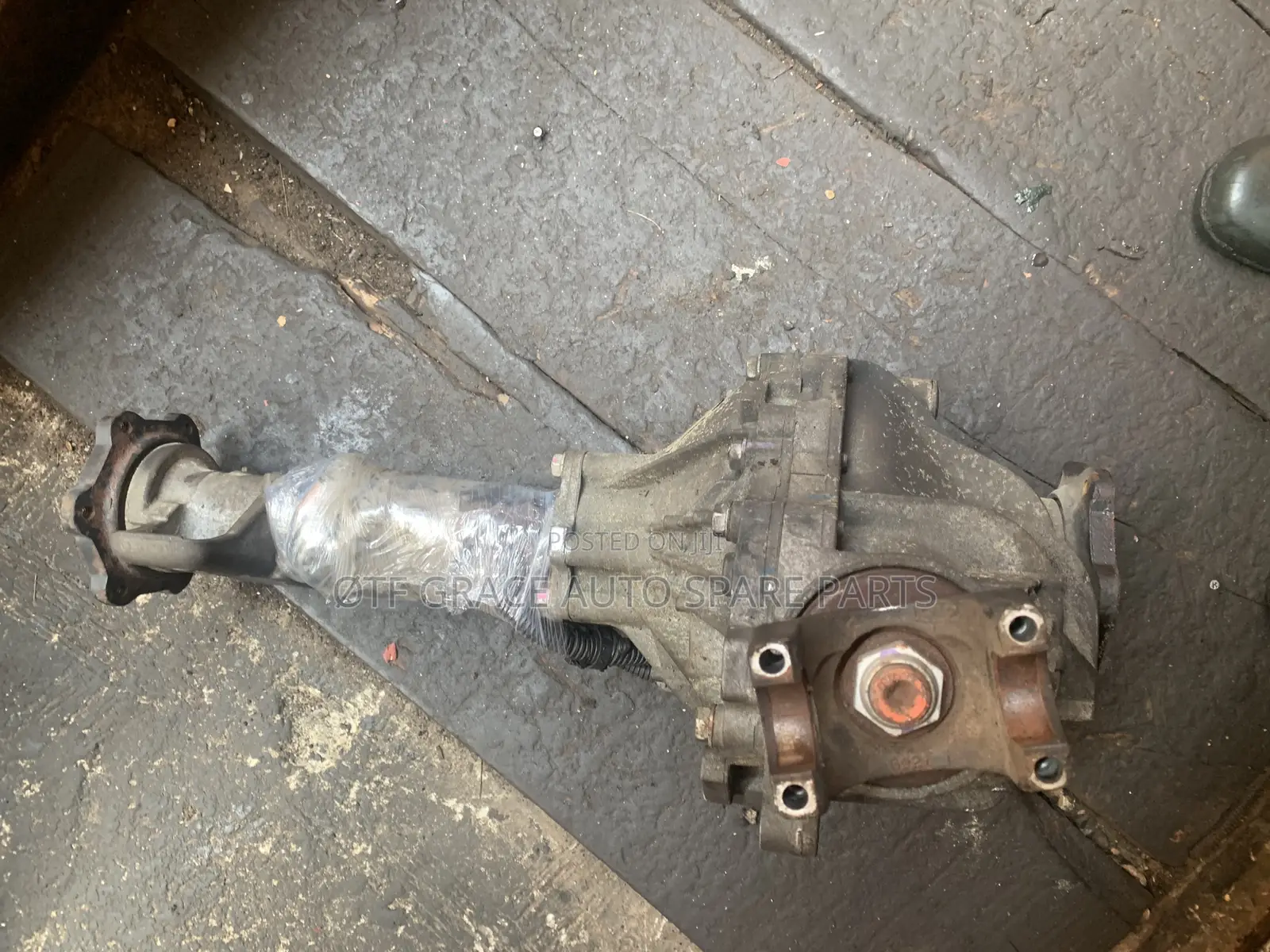 Front Axle Cadillac Escalade