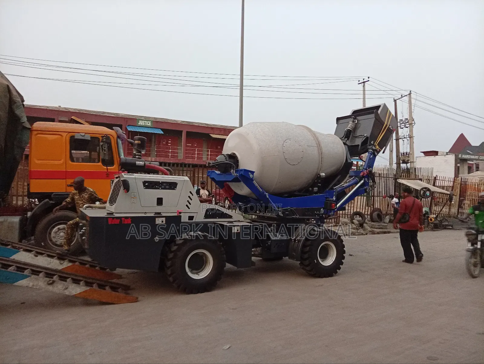 Brand New Self Loading Concrete Mixer 4cbm