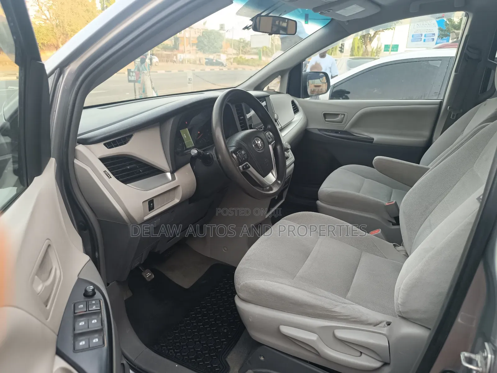 Toyota Sienna 2015 Gray