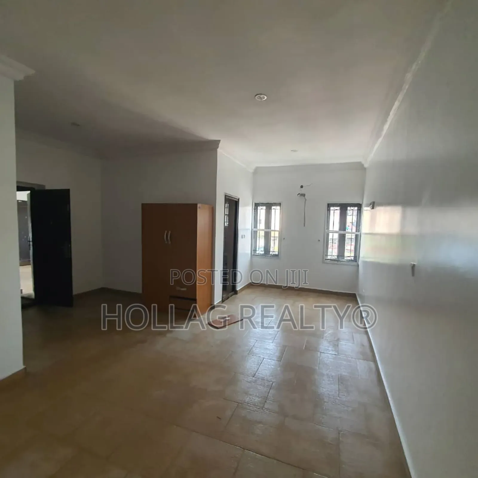 6bdrm Duplex in Agungi for sale