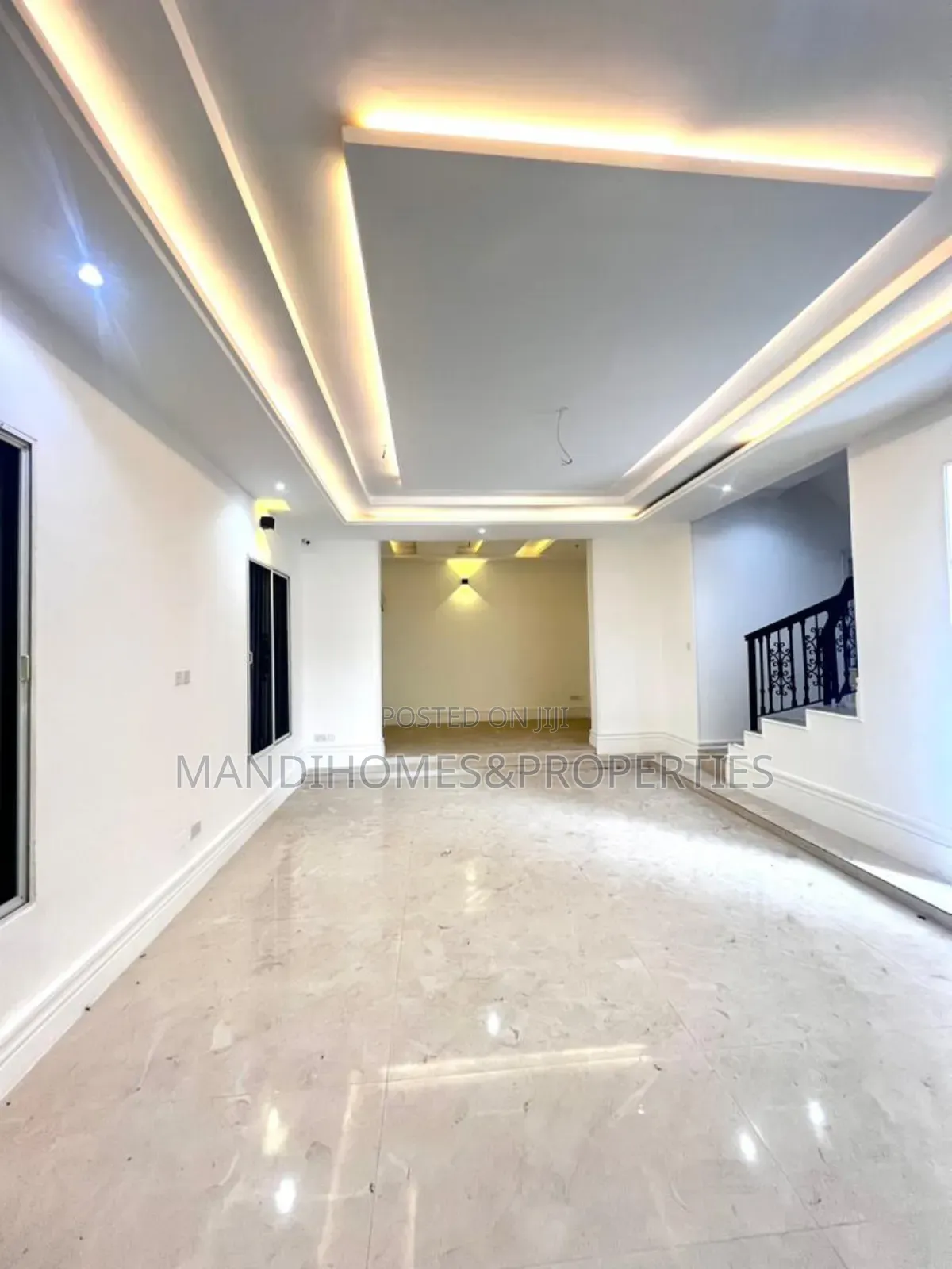 5bdrm Duplex in Sangotedo for sale