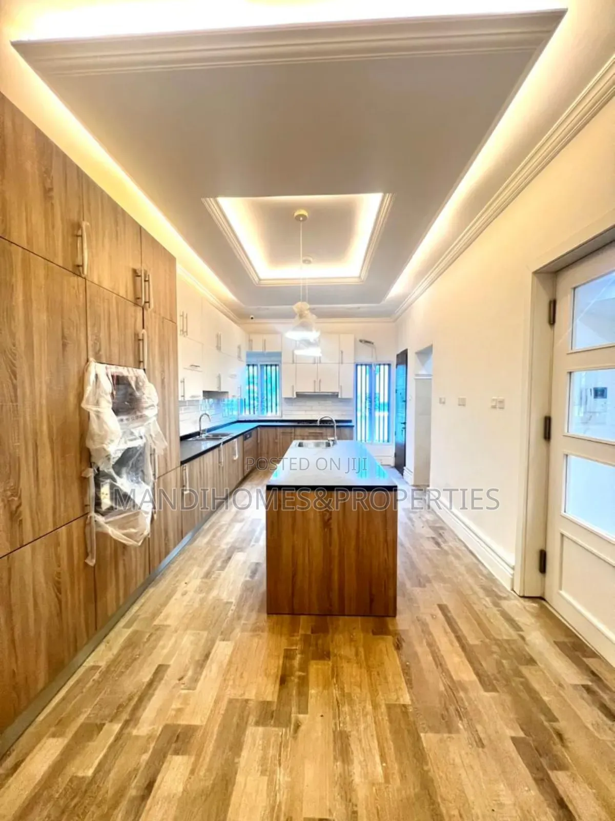 5bdrm Duplex in Sangotedo for sale