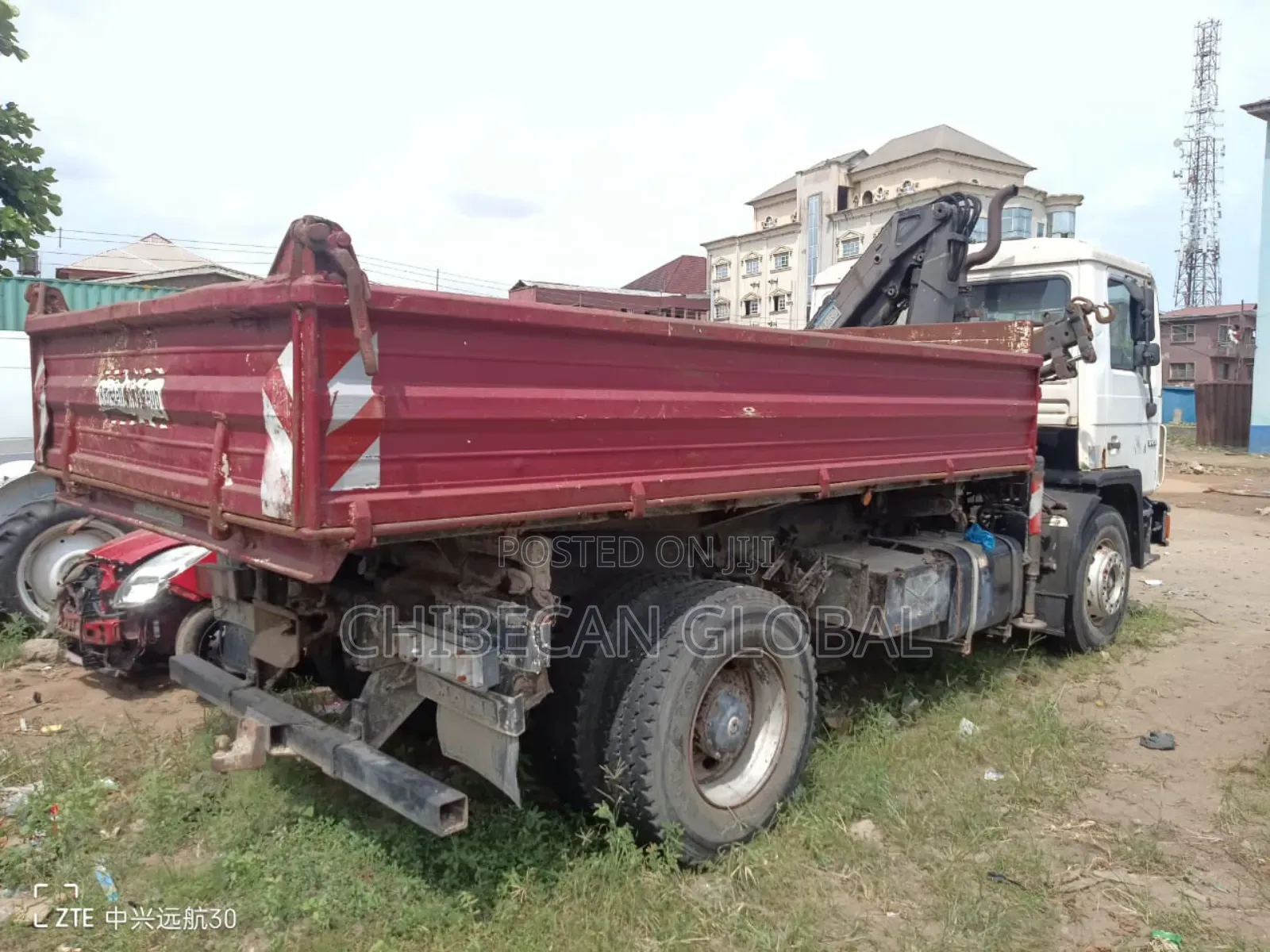 Man Tipper 6 Tyres With 5 Tons Hiab Crane (Foreign Used)