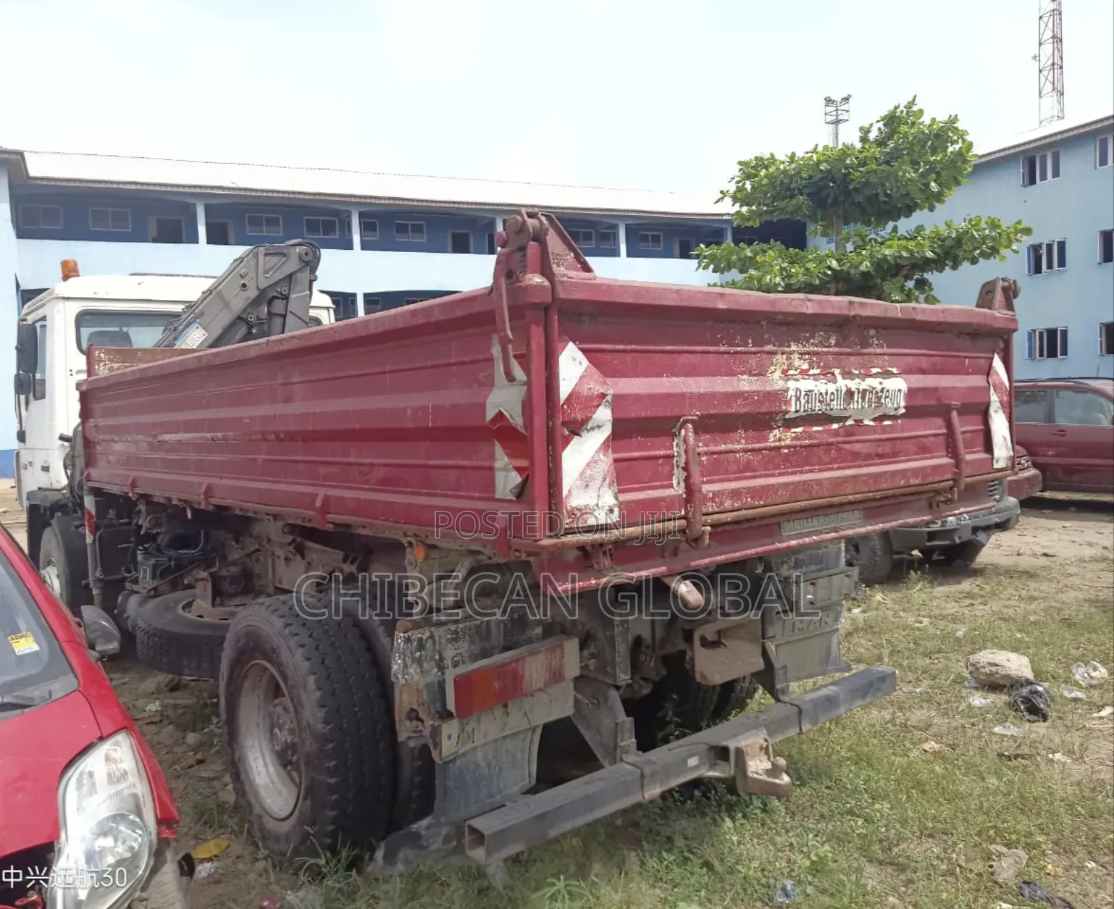 Man Tipper 6 Tyres With 5 Tons Hiab Crane (Foreign Used)