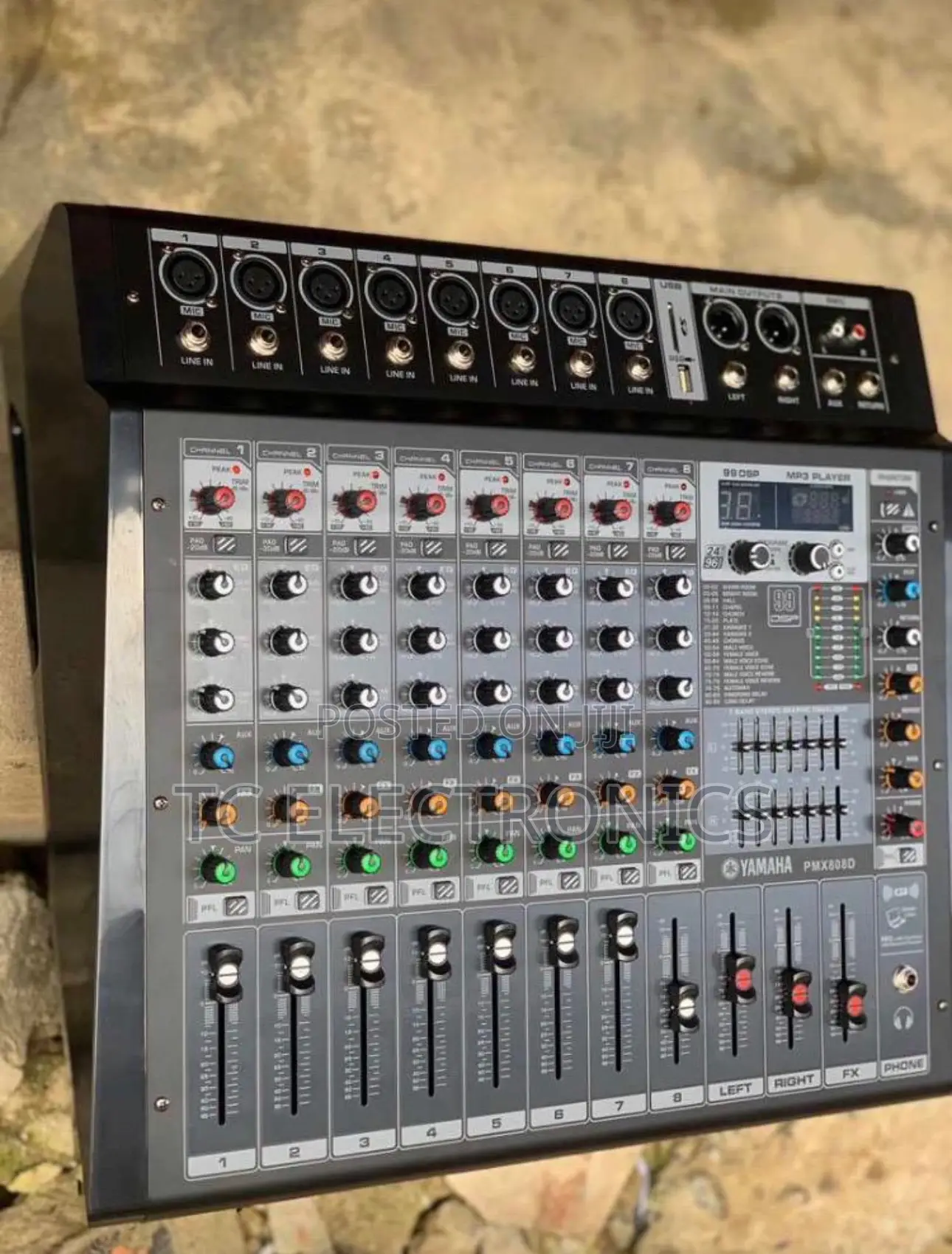 Professional 8powered Mixer