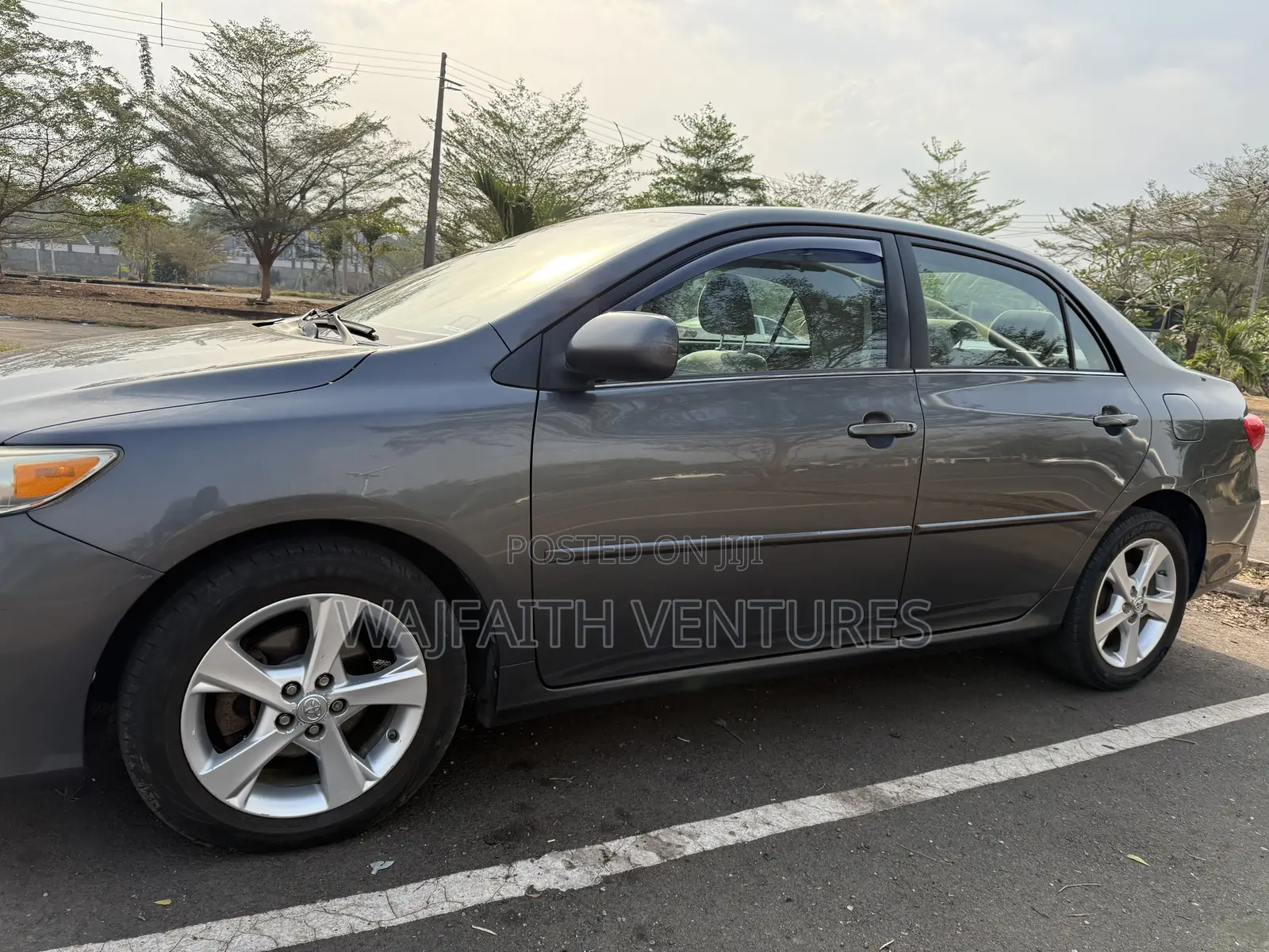 Toyota Corolla LE Special Edition 4dr Sedan (1.8L 4cyl 4A) 2013 Gray