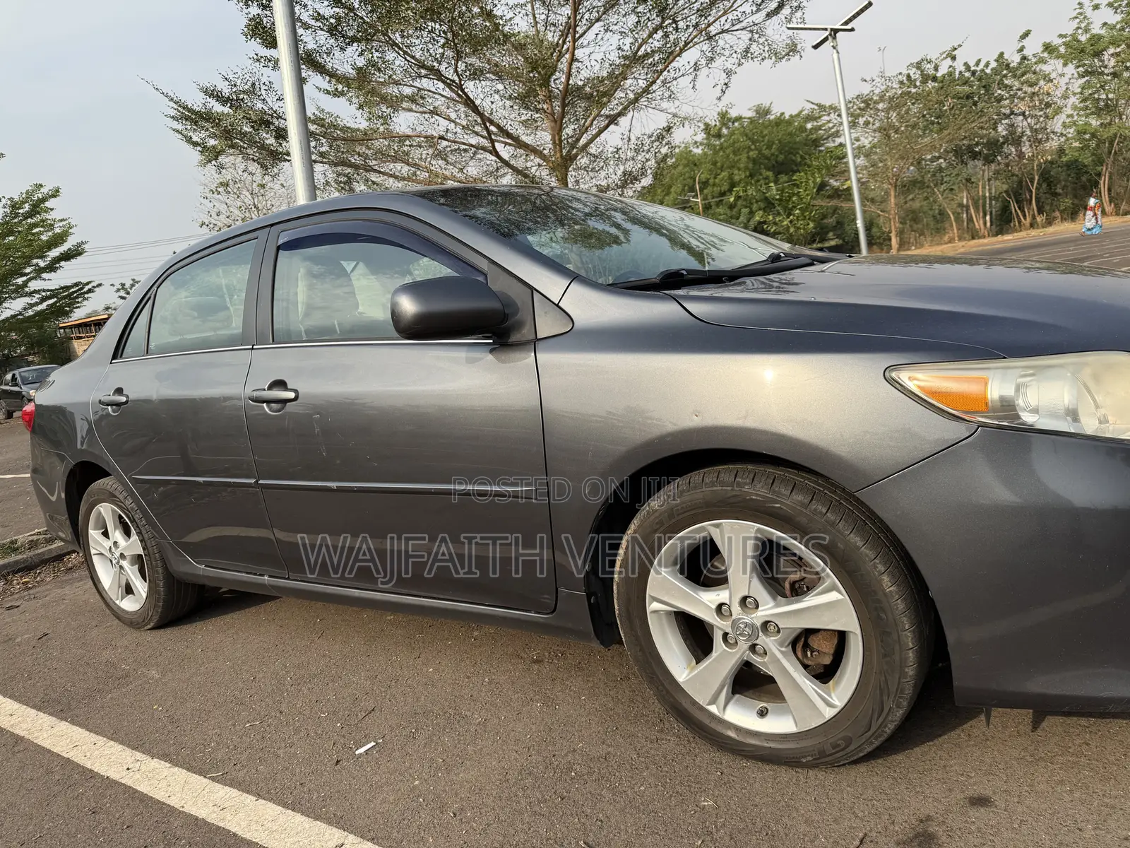 Toyota Corolla LE Special Edition 4dr Sedan (1.8L 4cyl 4A) 2013 Gray