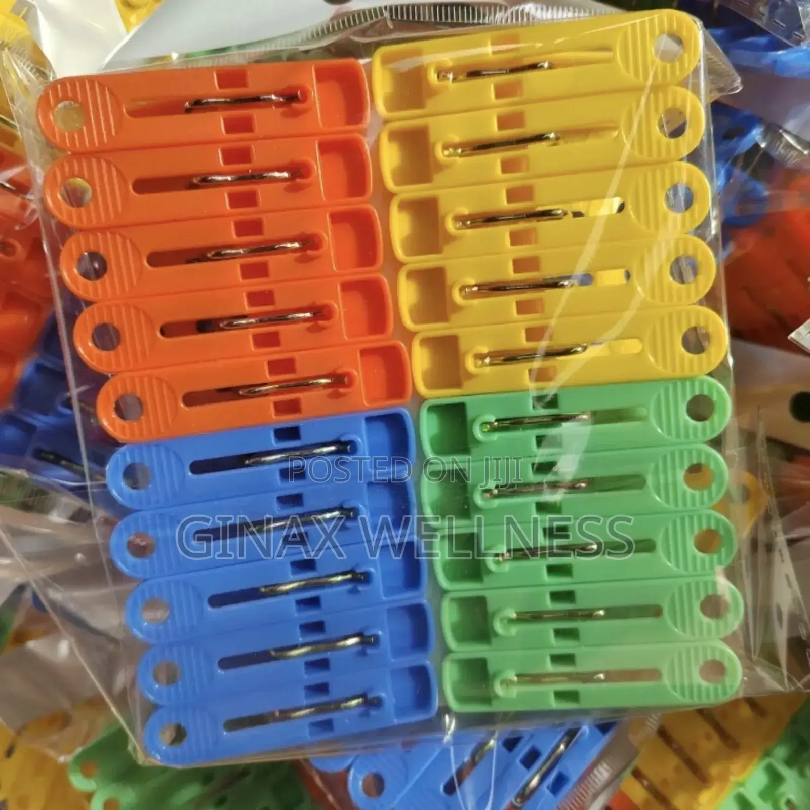 Strong Plastic Clothes Pegs (20 Pieces Per Pack, Multi-Color Pack)