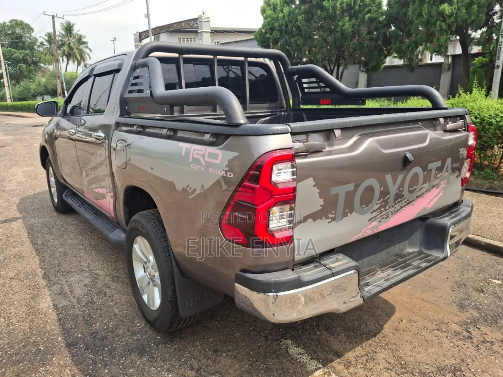Toyota Hilux Workmate 4x4 2018 Brown