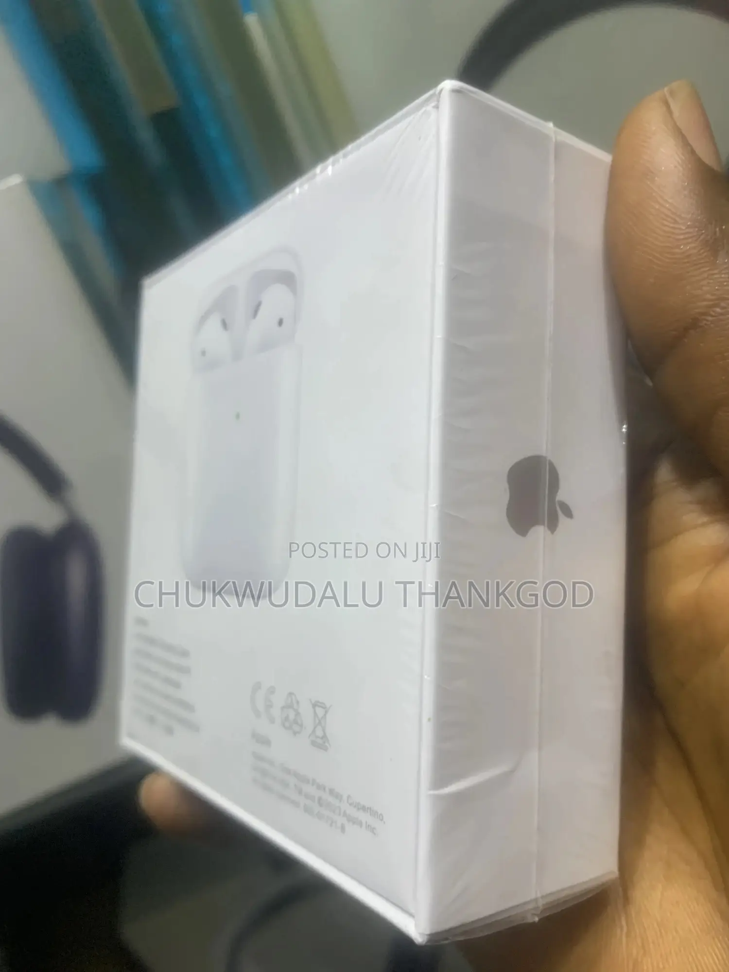 Apple Airpods2 Are Wireless Earbuds