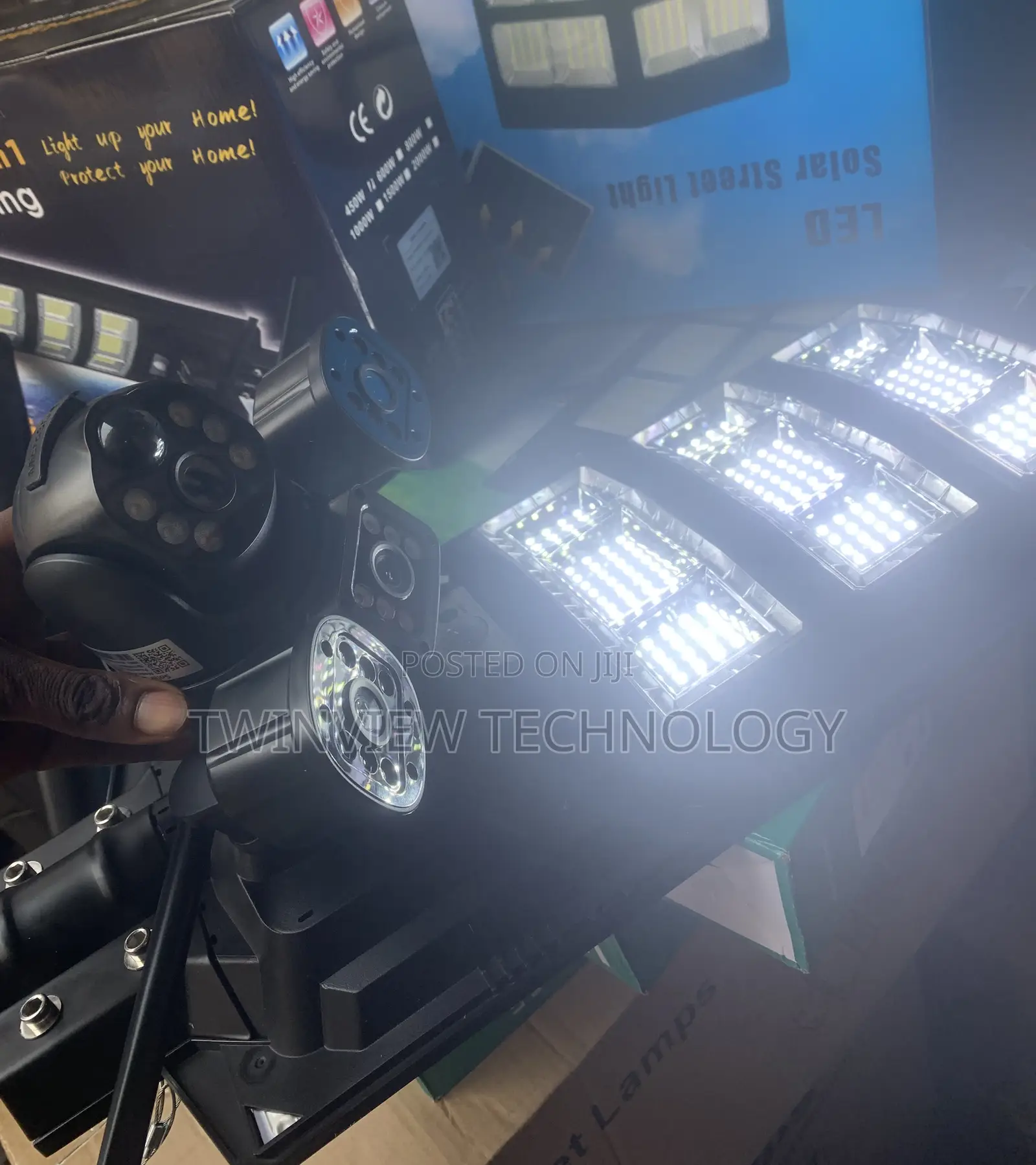 Solar Streetlight V380pro ()Ai PTZ 3lens Camera