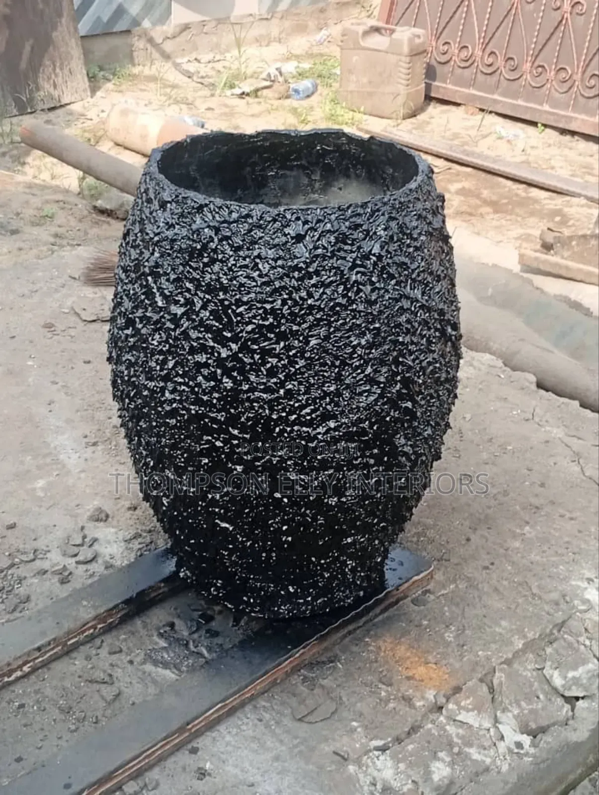Marianne Rough Body Flower Pot