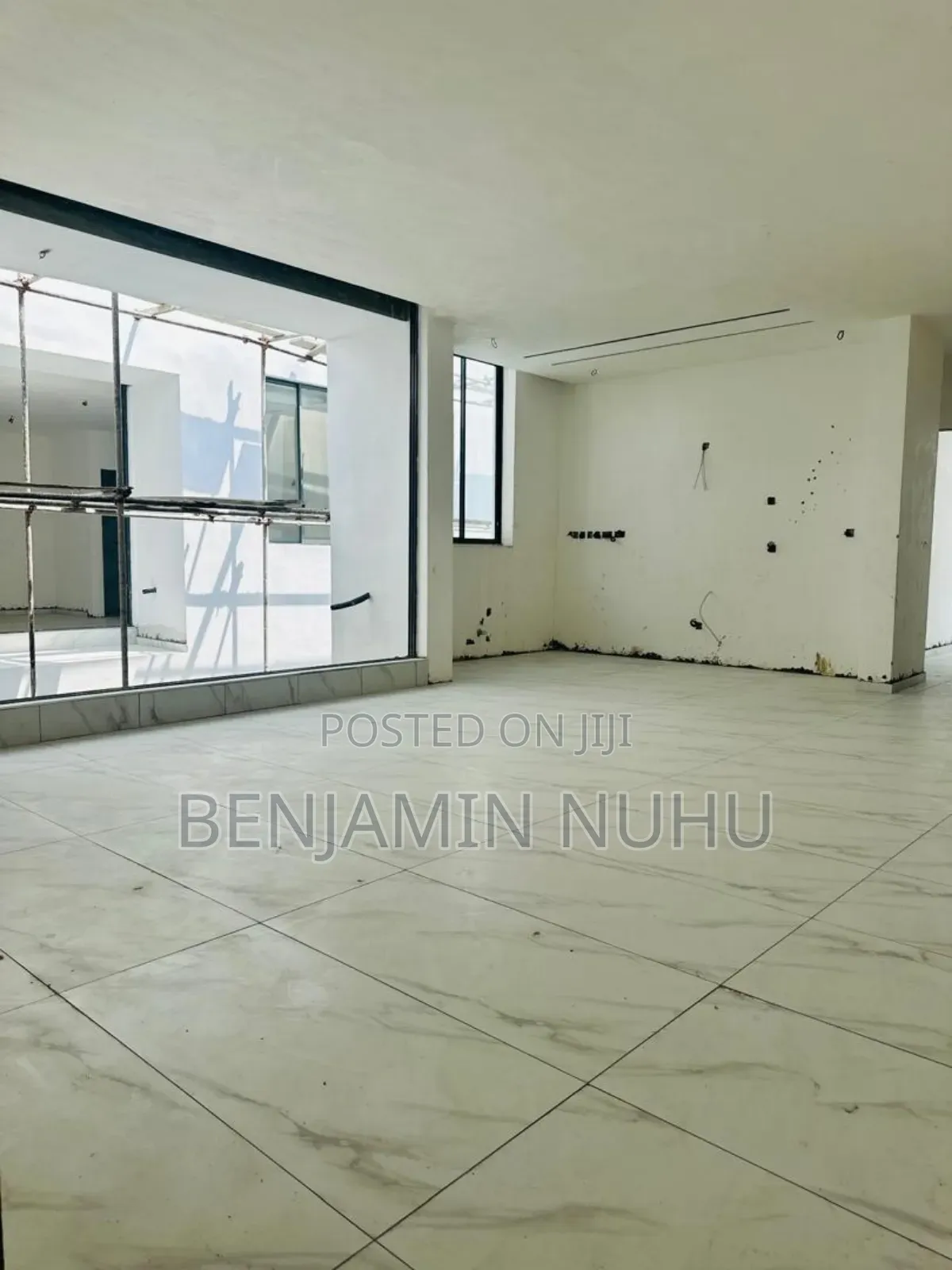 2bdrm Block of Flats in Lekki Right for sale