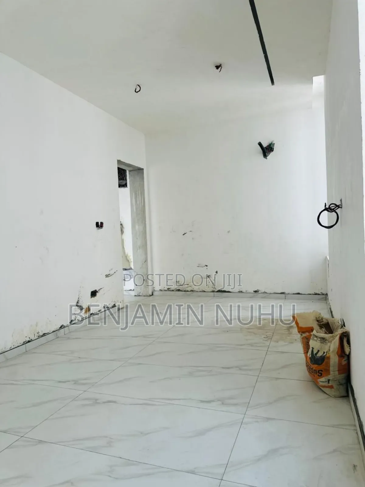 2bdrm Block of Flats in Lekki Right for sale