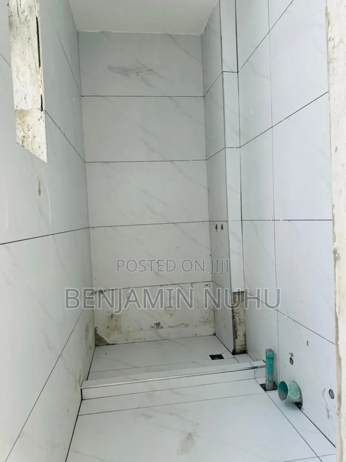 2bdrm Block of Flats in Lekki Right for sale