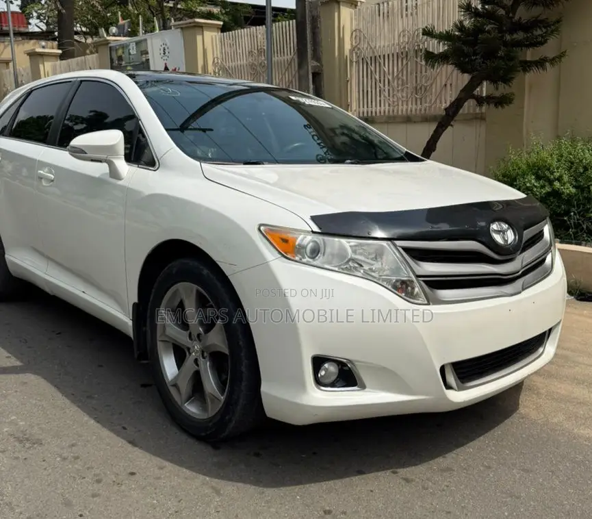 Toyota Venza XLE 2013 White
