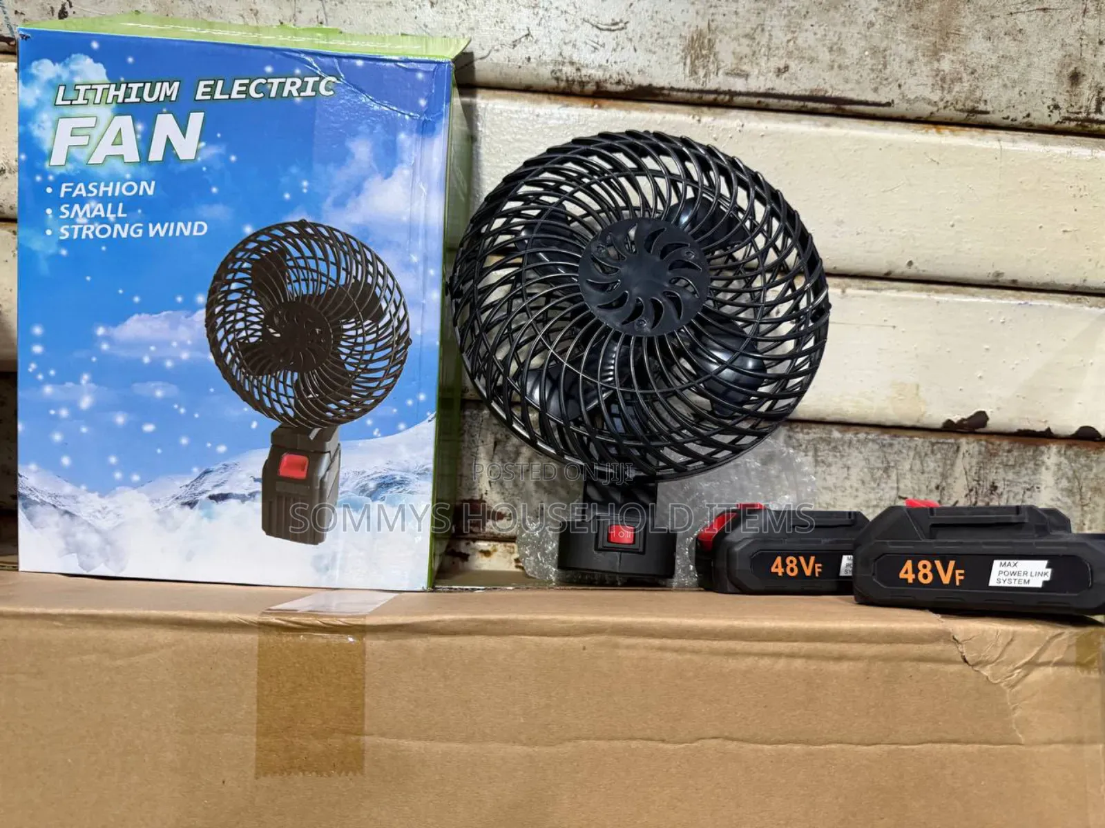 Portable Wireless Charging Fan With 2rechargeable Batteries