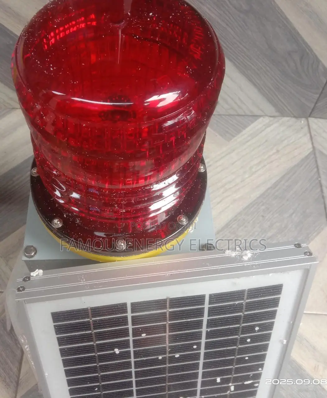 Aviation Light / Solar Powered Obstruction Light L-810