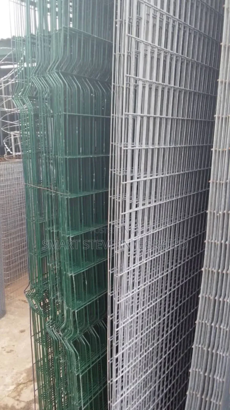 Complete Green Wire Mesh Fence Panel With Pole