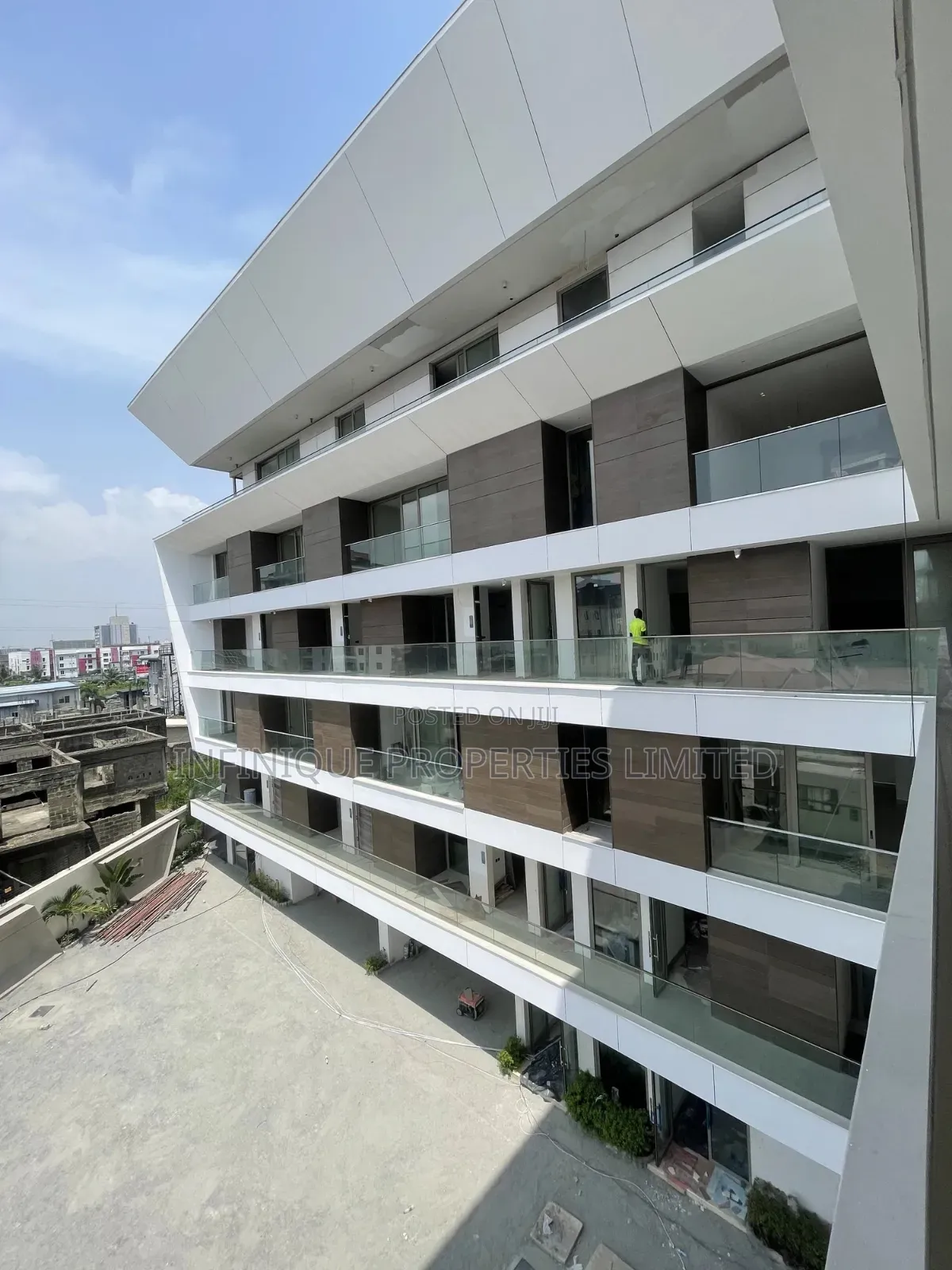 4bdrm Maisonette in Lekki Phase 1 for sale