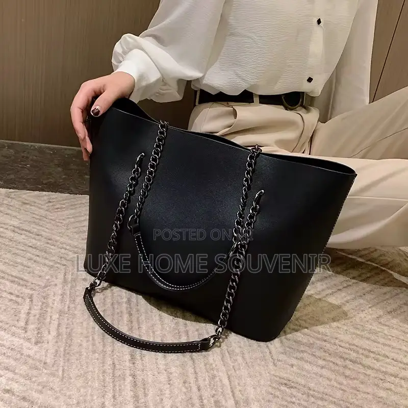 Tote Bag With Chain