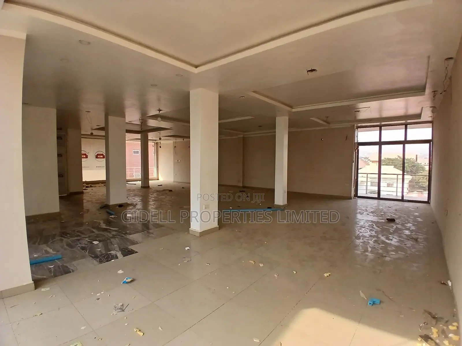Serviced 210sqm Office / Shop Space on the Third Floor (Elevator)