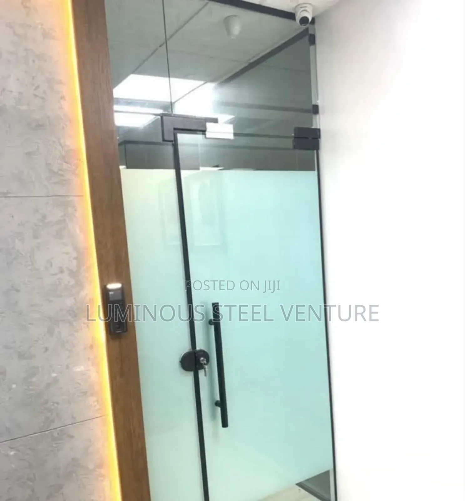 Our High-End, Frameless Tempered Glass Shower Cubicle