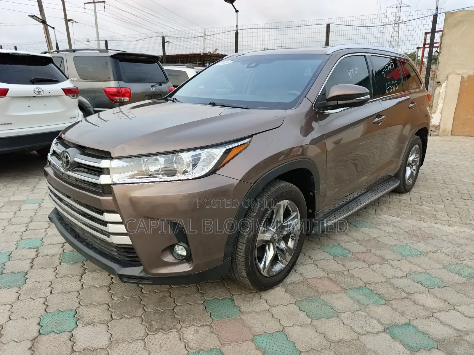 Toyota Highlander Limited 2019 Brown