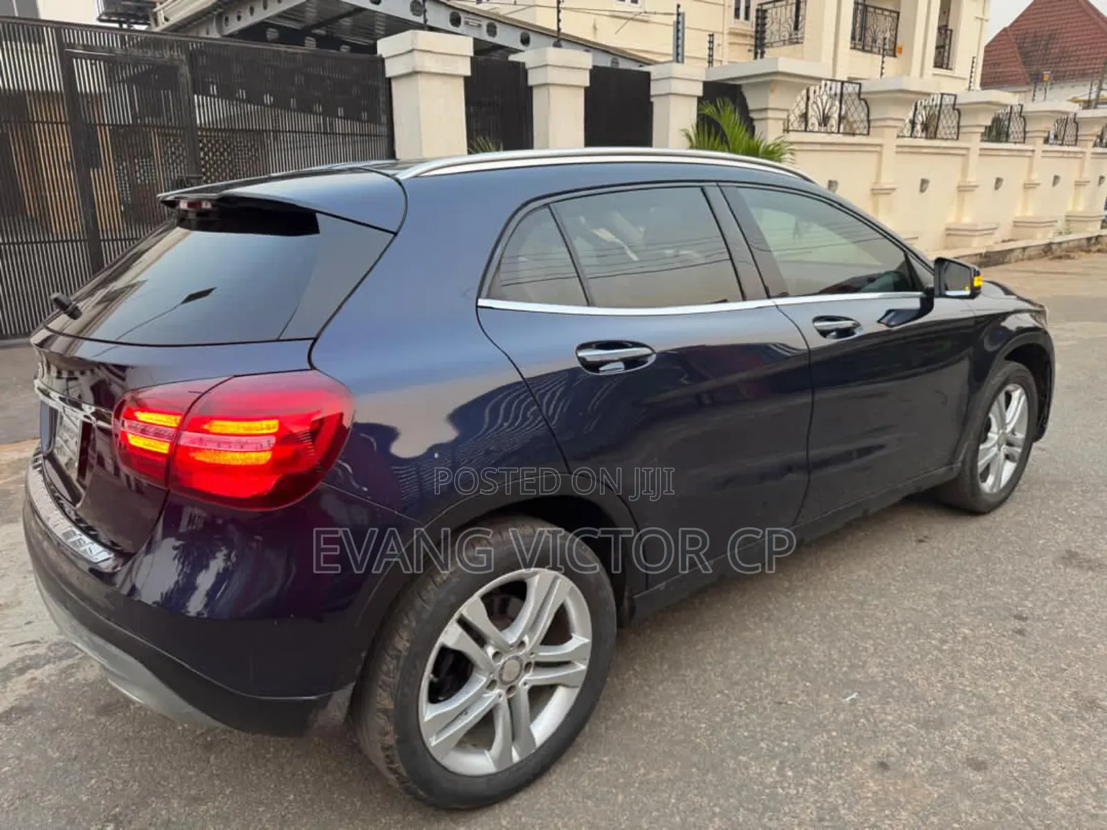 Mercedes-Benz GLA-Class 2017 Blue