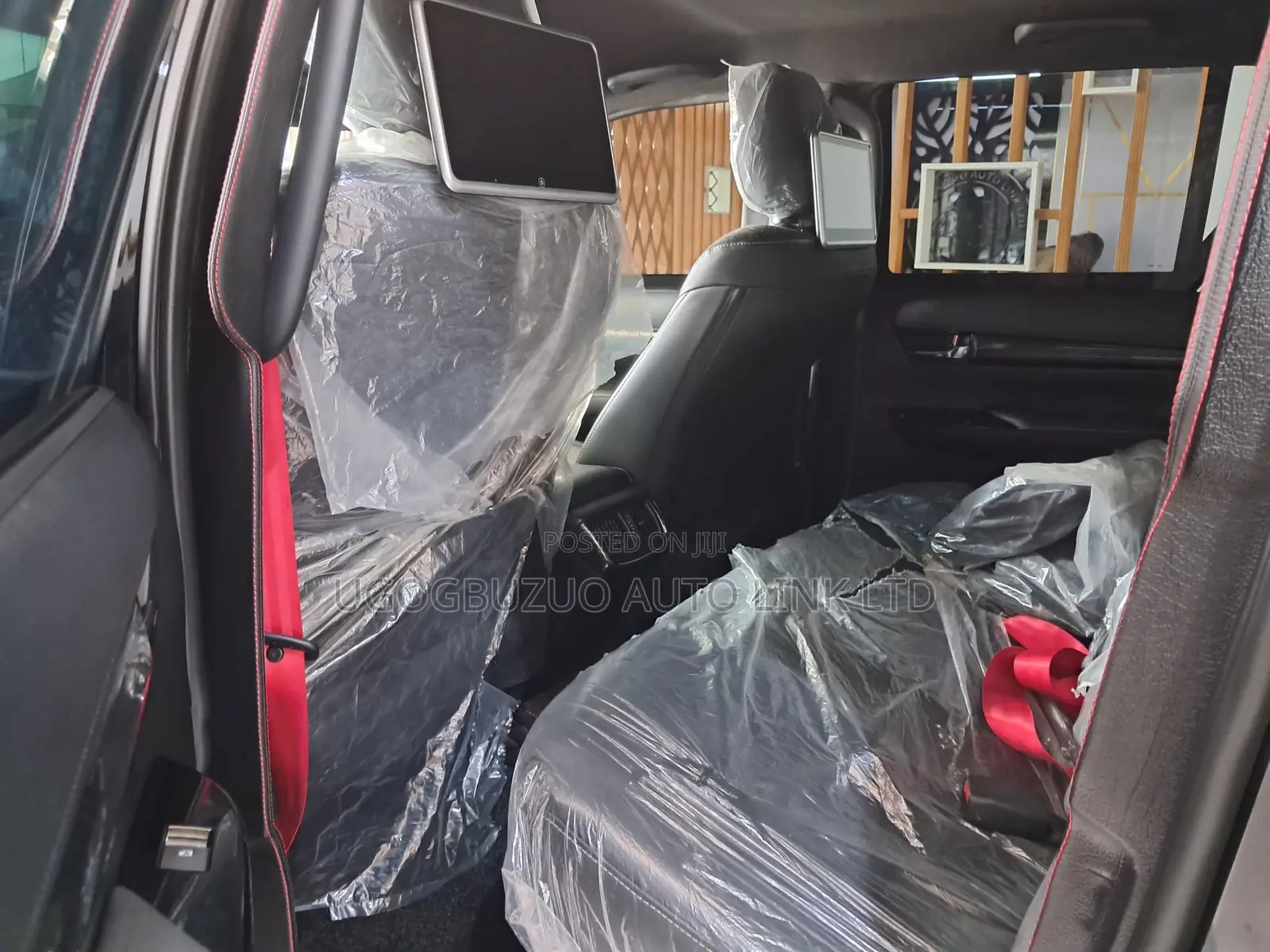 New Toyota Hilux 2025 Black