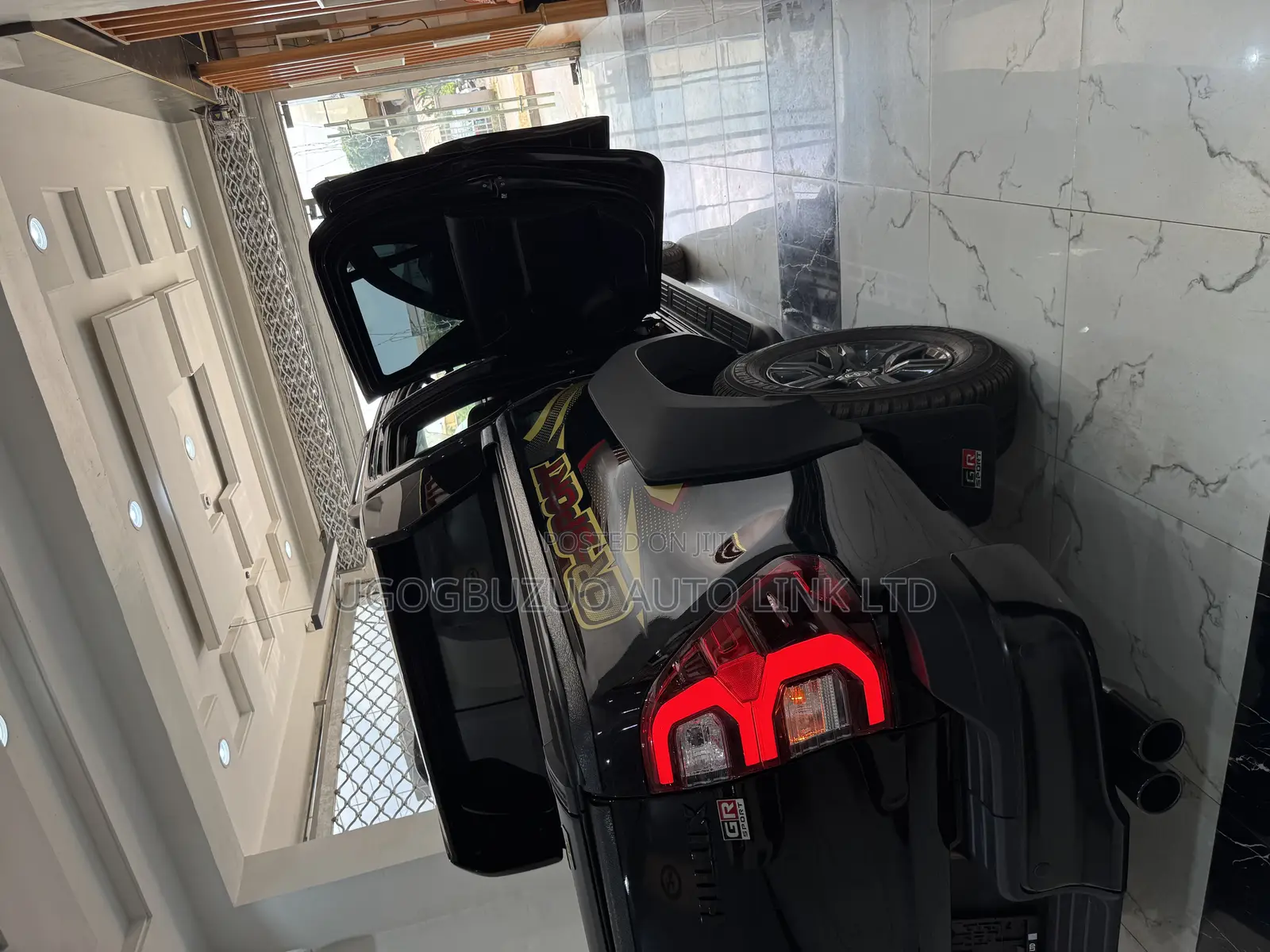 New Toyota Hilux 2025 Black