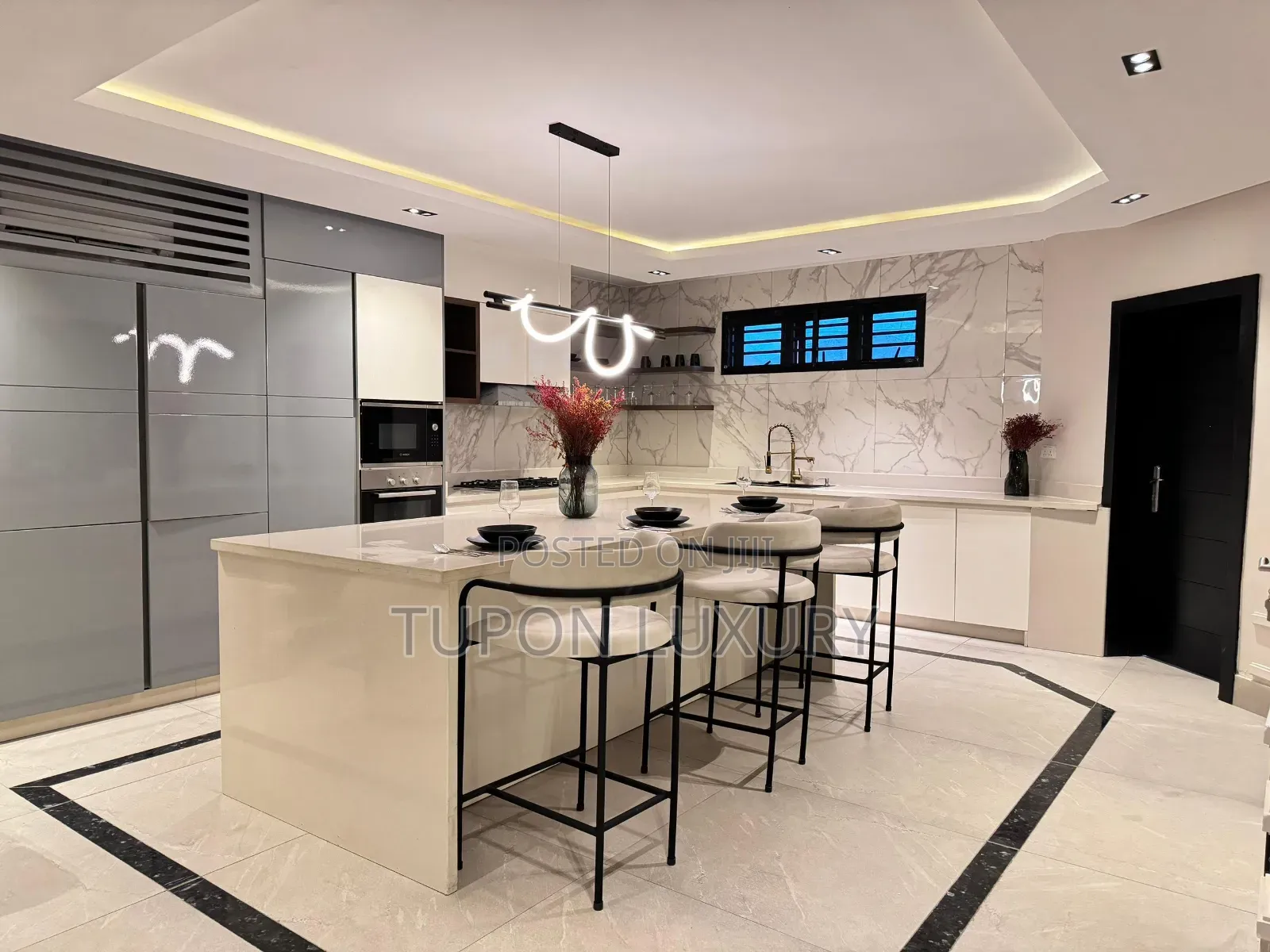 4 Bedroom Duplex With 2 Living Room, Bathtub and Cityview (Private)