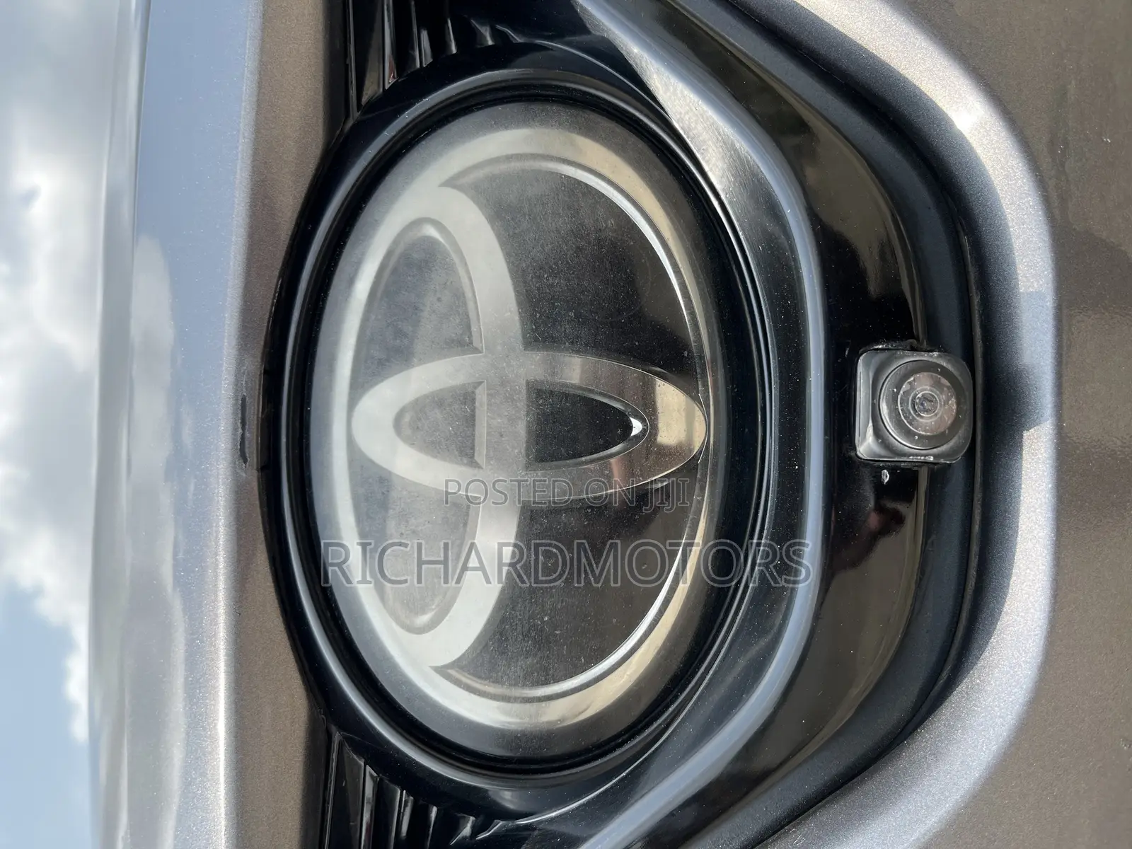 Toyota Camry XLE V6 (3.5L V6 8A) 2019 Brown