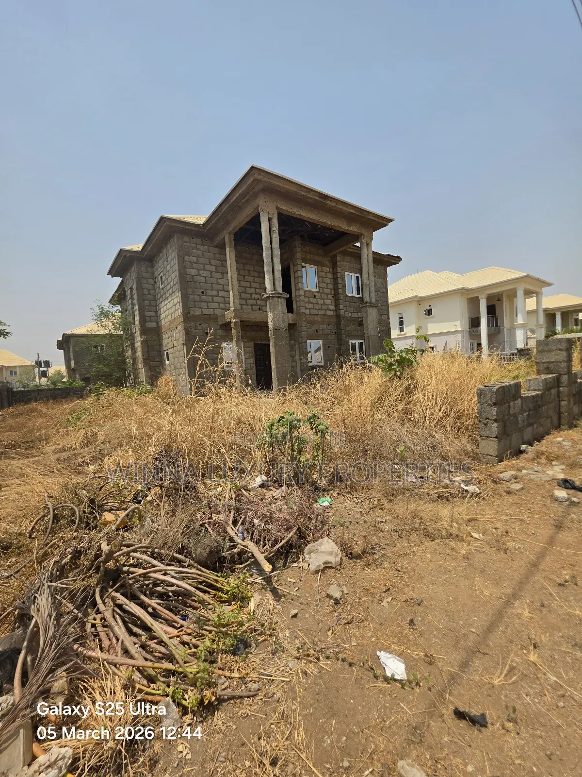 4bdrm Duplex in Oil Spring Estate, Lugbe District for sale