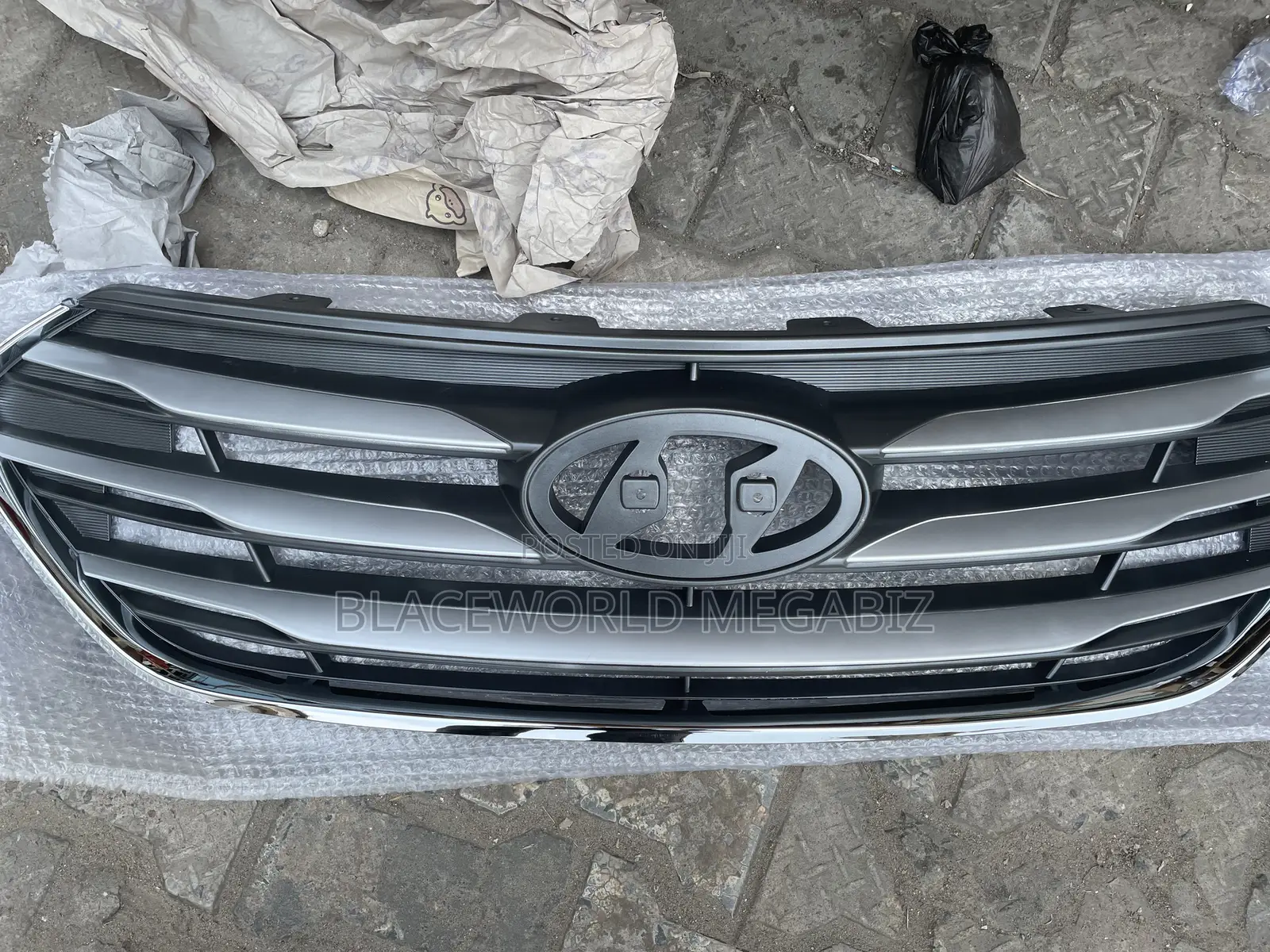 Front Bumper Grille Hyundai Santafee 2013