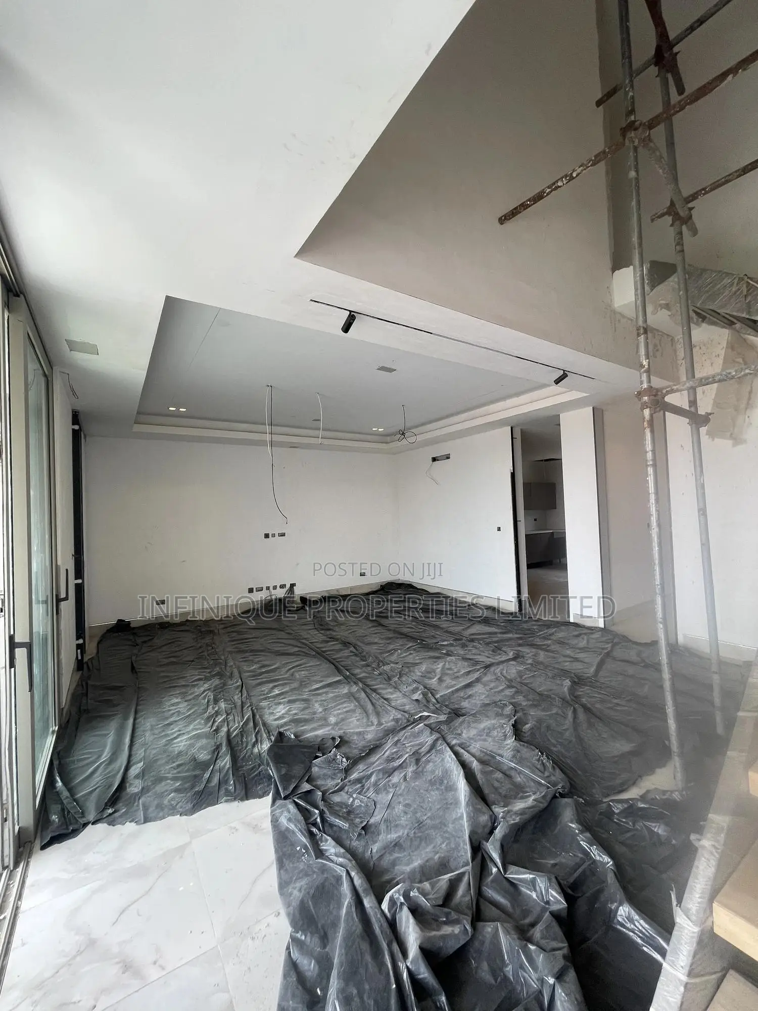 4bdrm Maisonette in Lekki Phase 1 for sale